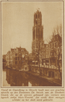 873064 Gezicht over de Oudegracht te Utrecht, vanaf de Gaardbrug, met op de achtergrond de Domtoren (Domplein).